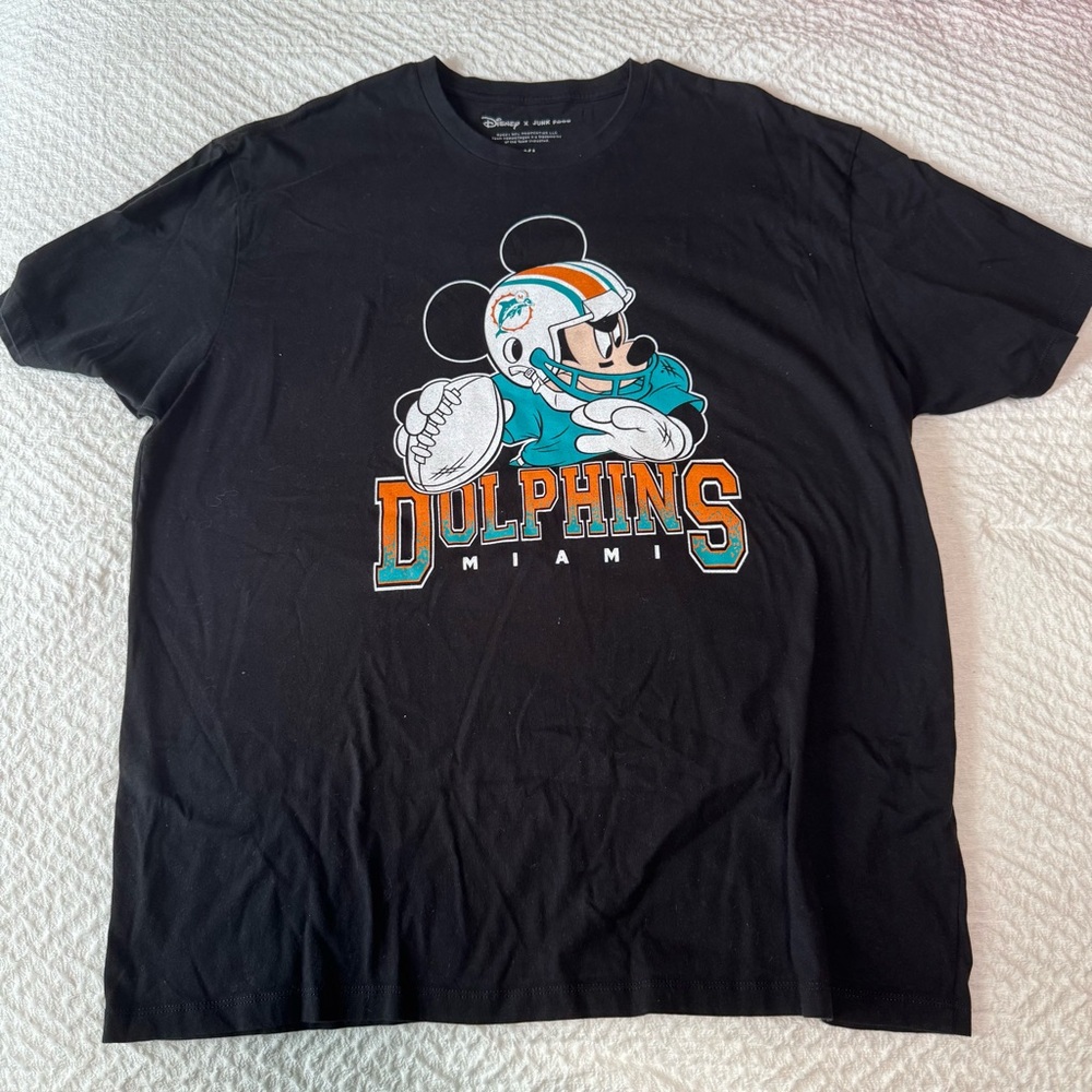 Disney x Junk Food Black Graphic Tee